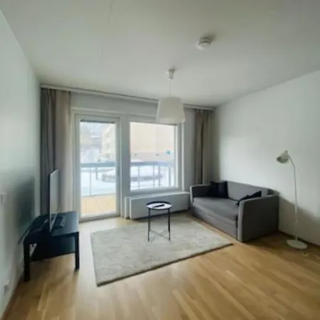 Kotimaailma - Kaunis Tilava Kolmio Saunalla Helsingissae *