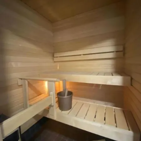 Kotimaailma - Kaunis Tilava Kolmio Saunalla Helsingissae Apartament *